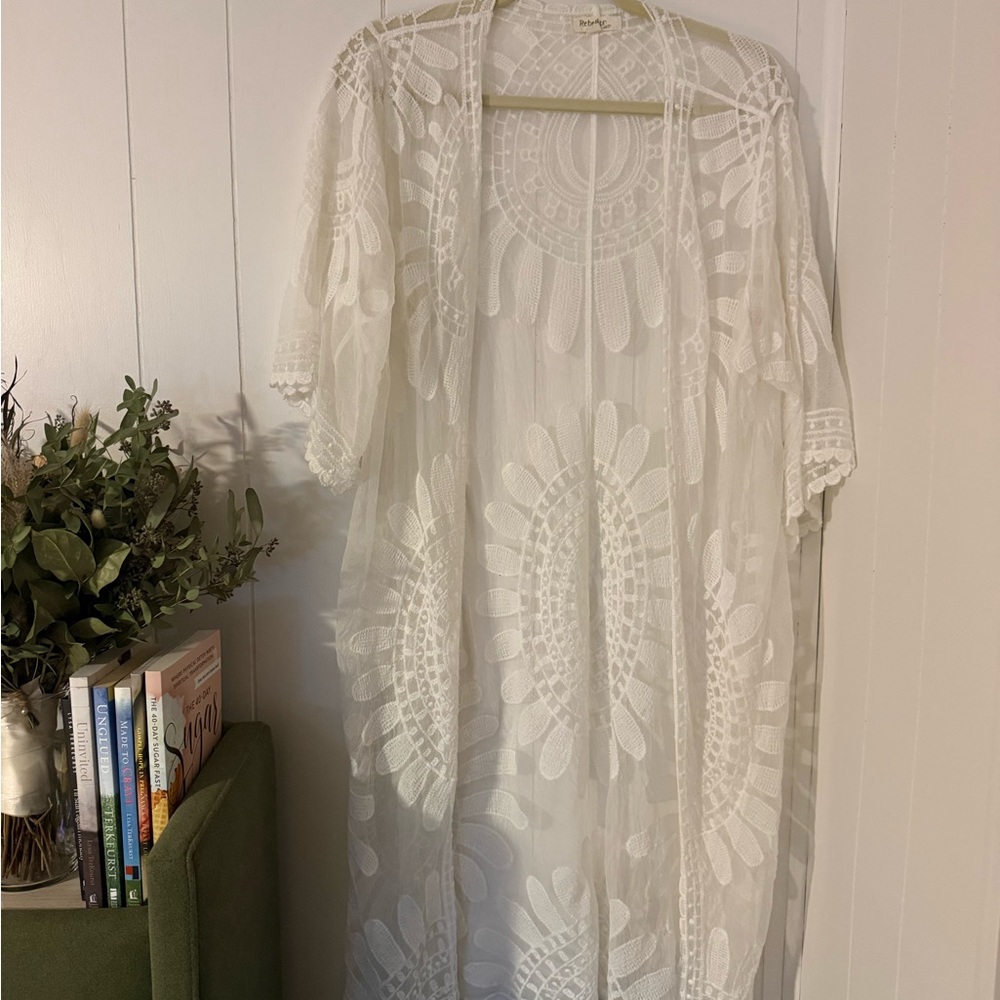 Rebellion White Lace Faux Floral Accent